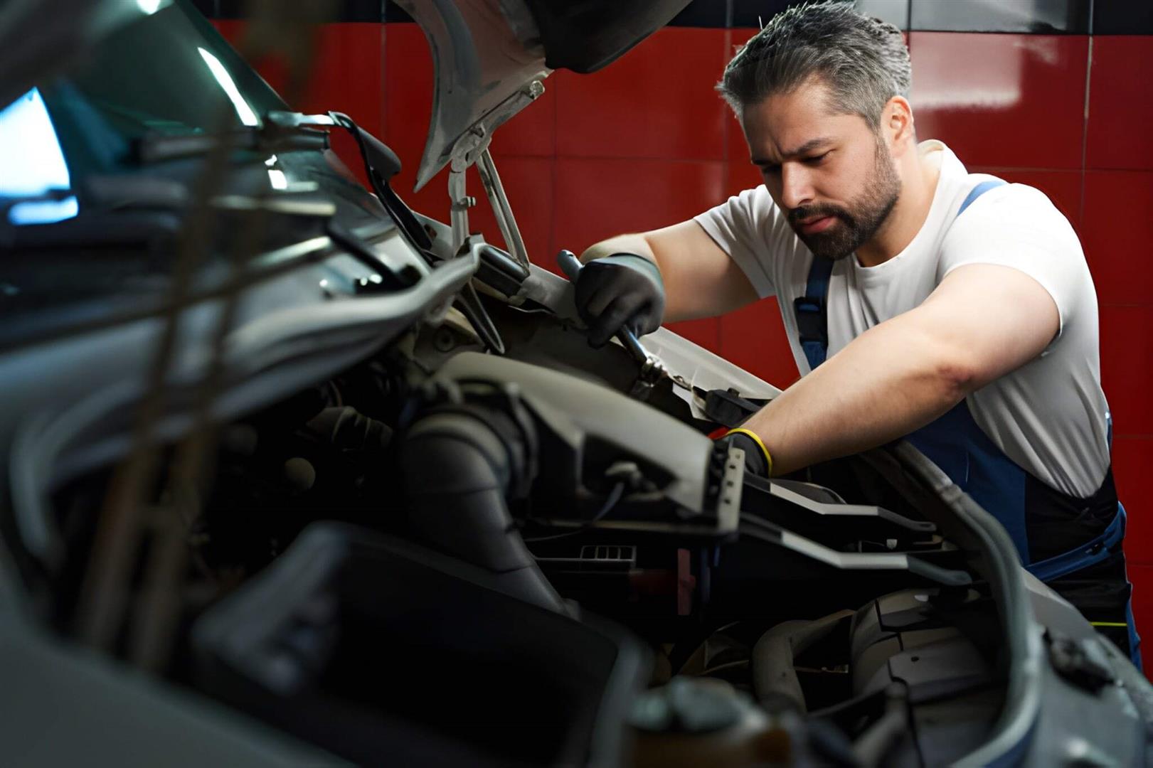 Post-Accident Checklist: Ensuring a Smooth Repair Process with CARSTAR Robert’s Collision
