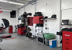 Gallery | Robert's Collision & Repair